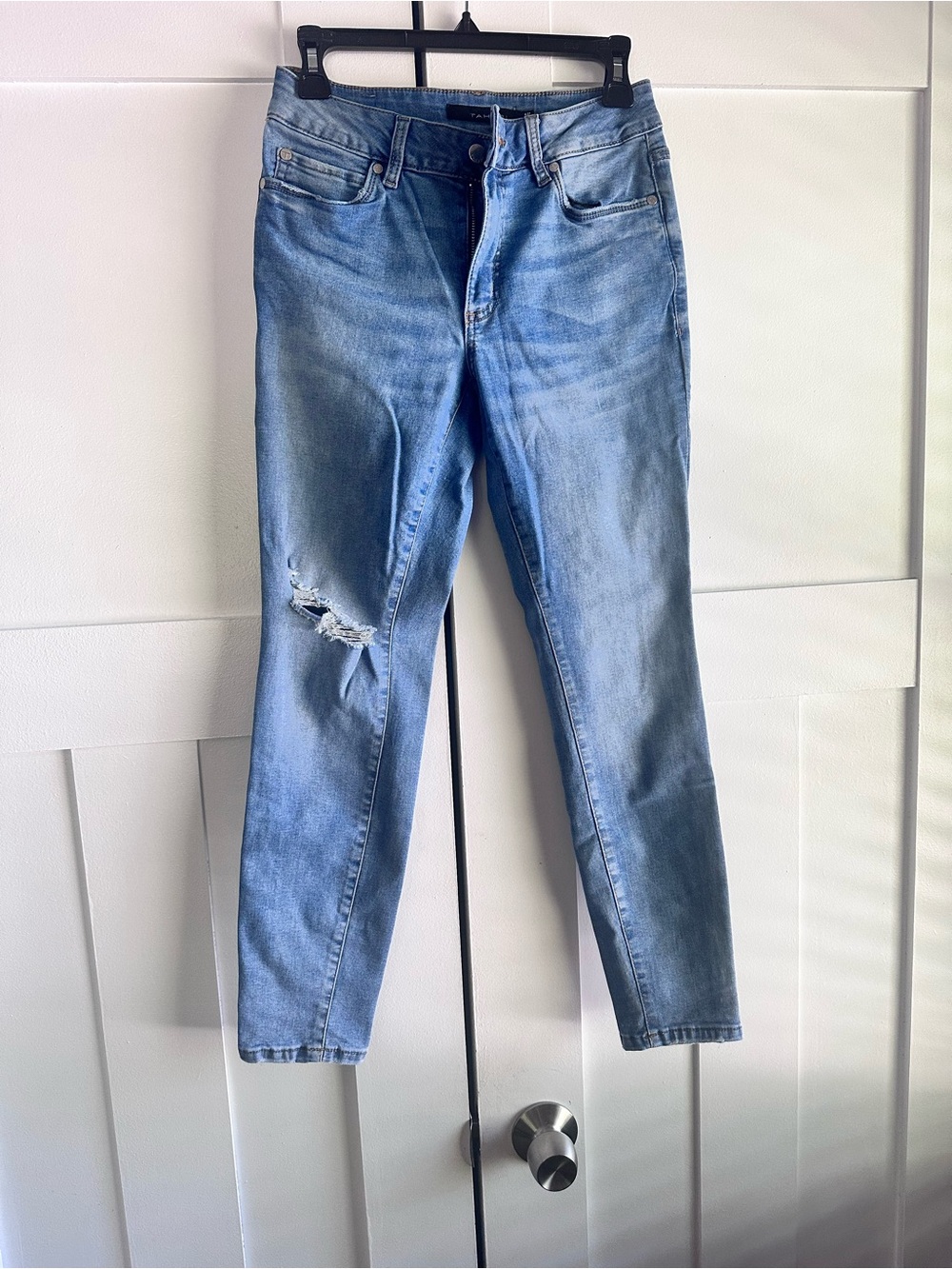 Tahari Light Blue Skinny Jeans with Distressed Knee